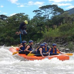 Rafting - Baños de Agua Santa Rafting - Baños de Agua Santa